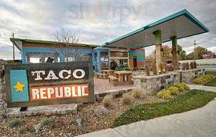 Taco Republic outside