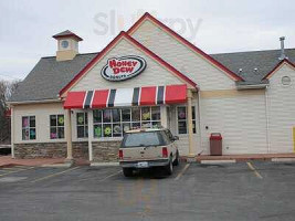 Honey Dew Donuts outside