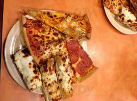 Larry's Pizza food