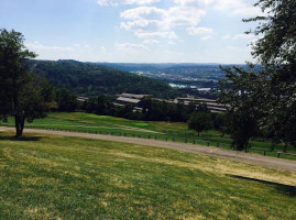 Grand View Golf Club outside