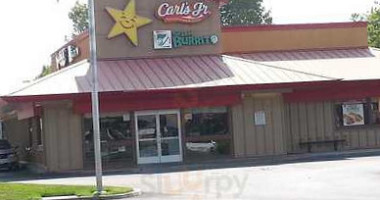 Carl's Jr. outside