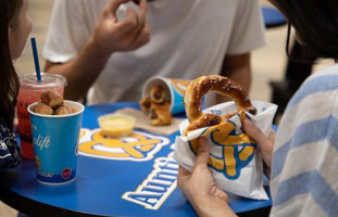 Auntie Anne's drink