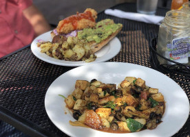 Gillie's food