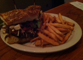 Cb's Bistro food