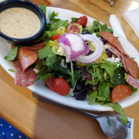 Cb's Bistro food