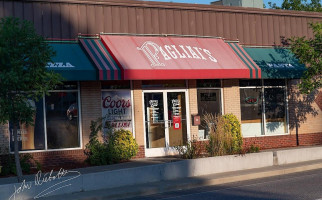 Pagliai's Pizza outside