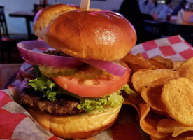 Beckett's Burger Rel Room food