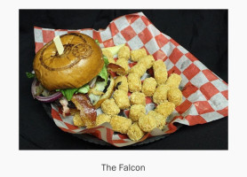 Beckett's Burger Rel Room food