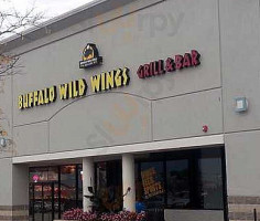 Buffalo Wild Wings outside