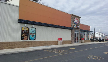 Dairy Queen Grill Chill outside