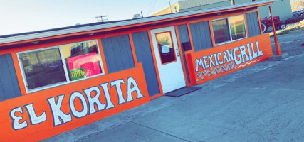 Tacos El Korita outside