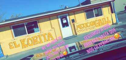 Tacos El Korita outside
