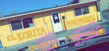 Tacos El Korita outside