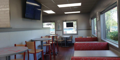 Dairy Queen inside