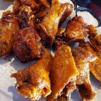 Pluckers Wing food