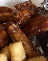 Pluckers Wing food