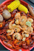 Crawfish Hideaway food