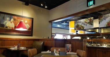 Ruby Tuesday inside