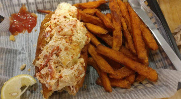 Jazzy's Mainely Lobster food