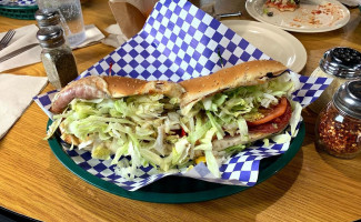 Four Points Pizza Grill food