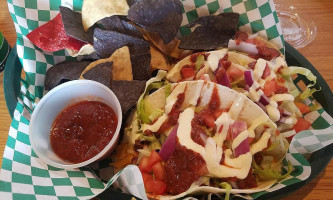 Four Points Pizza Grill food