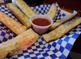 Four Points Pizza Grill food