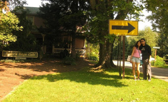 The River's Edge Cafe Extérieur