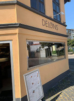 Baskin-robbins outside