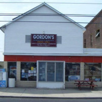 Gordon’s Confectionary outside