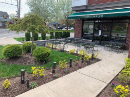 Madison Cafe Grill outside