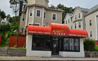 Wayne's Pizza outside