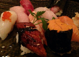 Tomo's Cuisine food