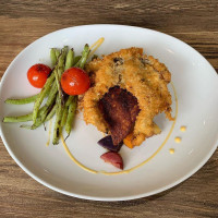 Trio's Dining Ruston food