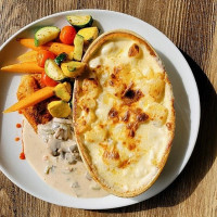 Trio's Dining Ruston food
