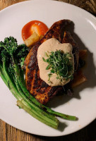 Trio's Dining Ruston food