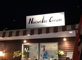 Nauset Ice Cream outside