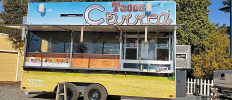 Tacos Correa outside