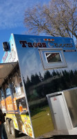 Tacos Correa outside