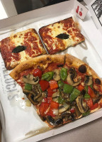 Talluci's Pizzeria food