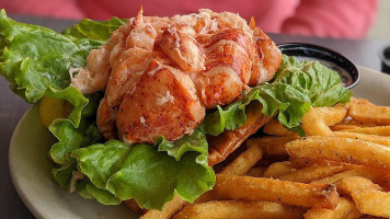 Quahog Republic Dive food