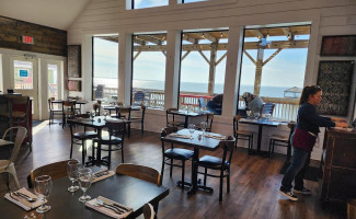 NC Coast Grill Bar inside