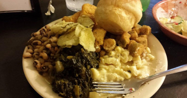 Estelle's Southern Cuisine food