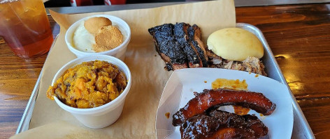 The Smokin' Pig food