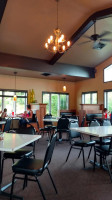 Christianos Pizza inside