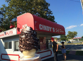 Cindy's Soft Serve outside