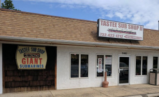 Tastee Sub Shop Ii outside