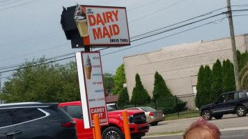 The Dairy Maid outside