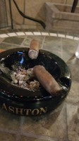 Fox Cigar Gilbert drink