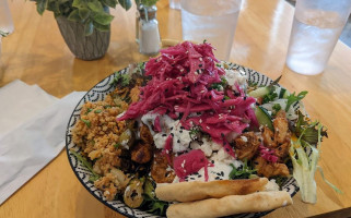Nil's Mediterranean Cuisine food