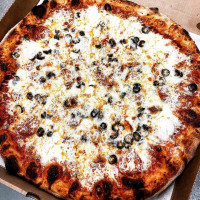 Capos Pizza Ii food
